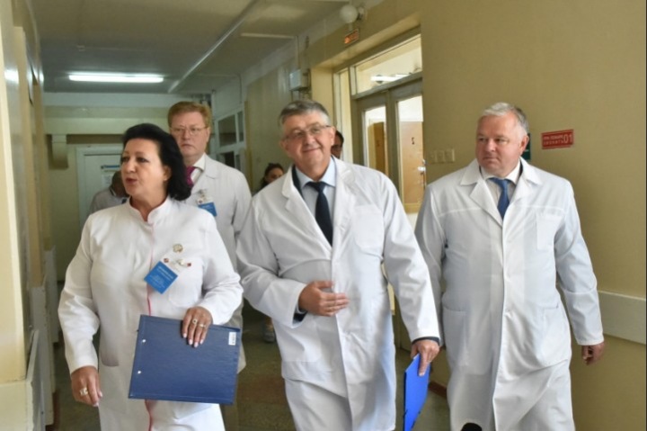 Замминистра здравоохранения РФ похвалил новосибирскую онкослужбу