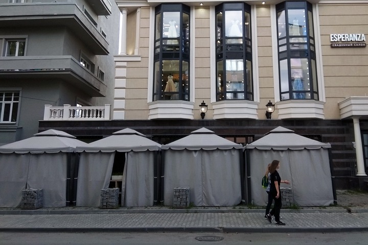 Ресторан пошел в суд из-за сноса веранды у новосибирского ФСБ