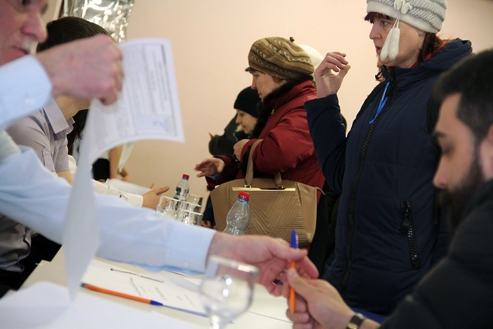 Тысячи новосибирцев записали на голосование по месту нахождения