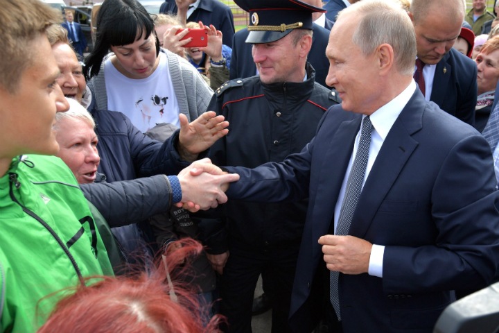«Никого не хочет видеть после Путина. Такой стресс»: по следам президента в Новосибирске