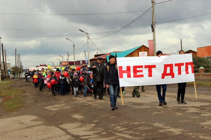 Сотрудники ГИБДД вывели детей на митинг в Иркутской области