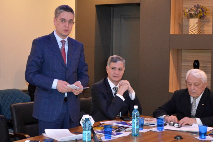 Чиновники и депутаты подберут глав двух районов Новосибирской области