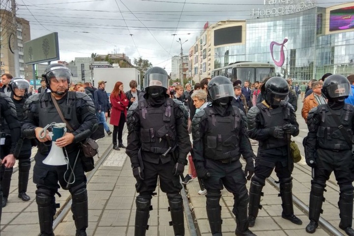Полиция забрала новосибирского студента из университета из-за протестной акции 9 сентября