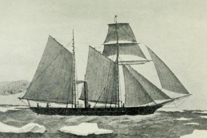 Красноярцы нашли в Енисее затонувшую в 1878 году английскую шхуну