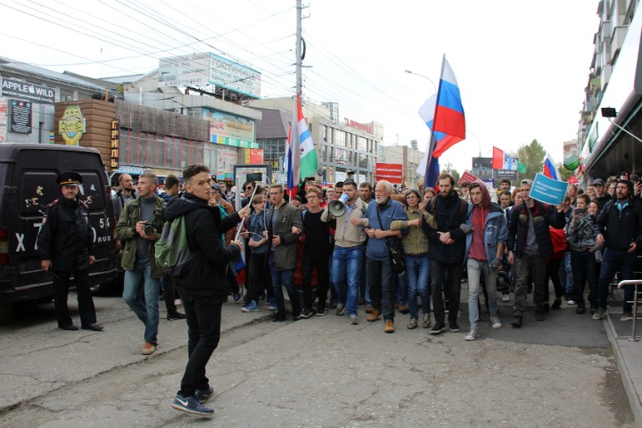 Четырех участников шествия против пенсионной реформы оштрафовали в Новосибирске
