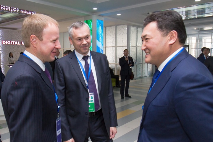 Травников уверен в укреплении сотрудничества с Казахстаном