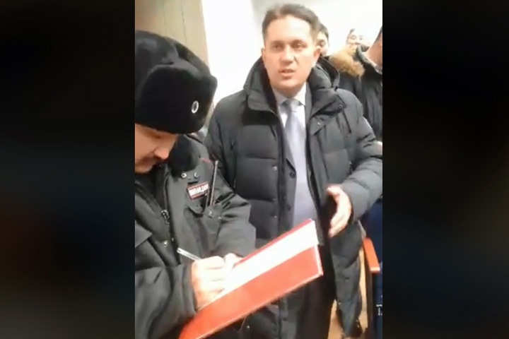 Власти пригласили на собрание противников выхода Бурятии из Сибири. Там их ждала полиция