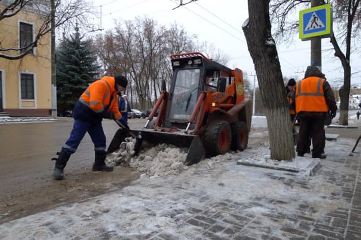 Мэрия Новосибирска увеличит парк техники для уборки тротуаров