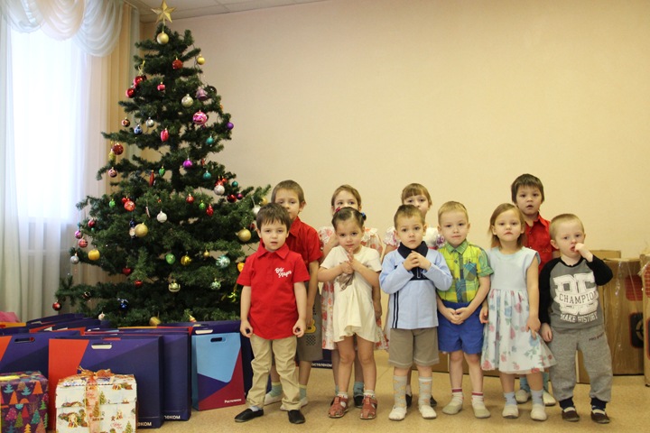 «Стань Дедом Морозом»: «Ростелеком» в Новосибирске исполнил новогодние мечты детей