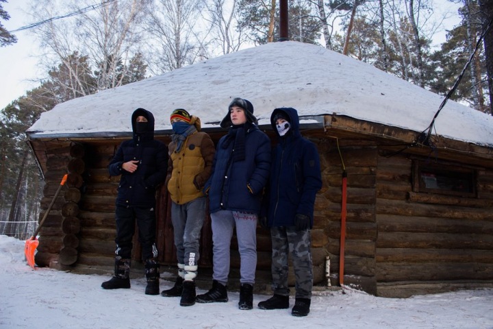 Зимние «Кеды»: как в Новосибирске водят в походы тех, кто сбегает из дома