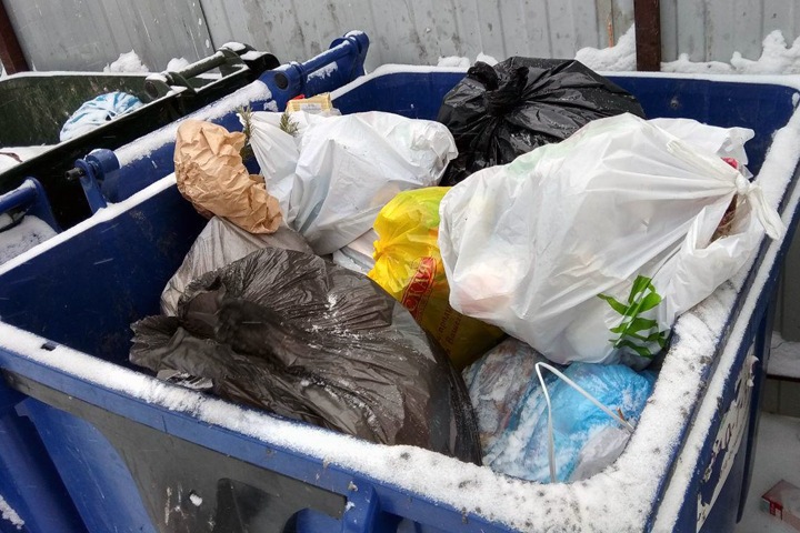 «Берите и нюхайте»: жители отправили красноярским депутатам Госдумы и Клишасу посылки с мусором