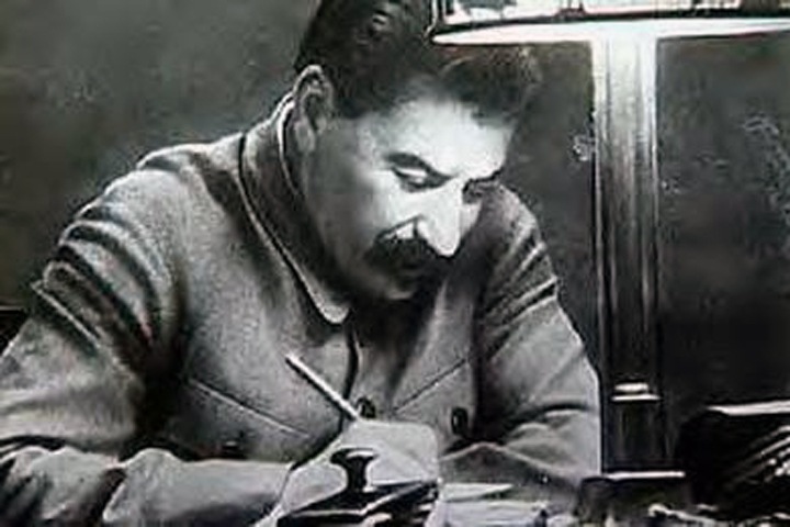 Житель Бурятии нашел переписку деда со Сталиным о пожертвовании на танки