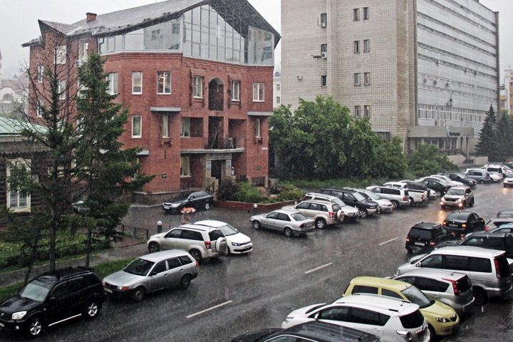 Депутаты заксобрания раскритиковали Новосибирск за платные парковки
