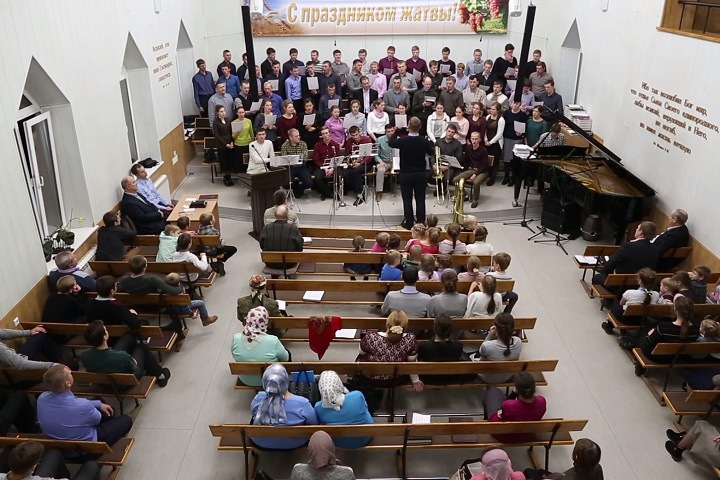 Новосибирская баптистская община, где произошла вспышка кори, прекратила службы
