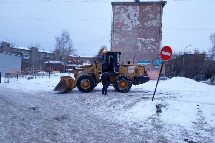 Строители обесточили дома рядом с лицеем №22 в Новосибирске