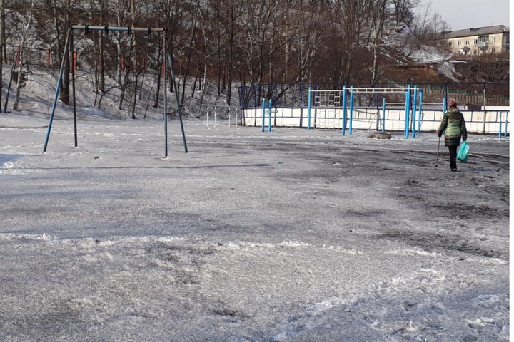 Приставы остановили работу угольной фабрики в Кузбассе из-за черного снега