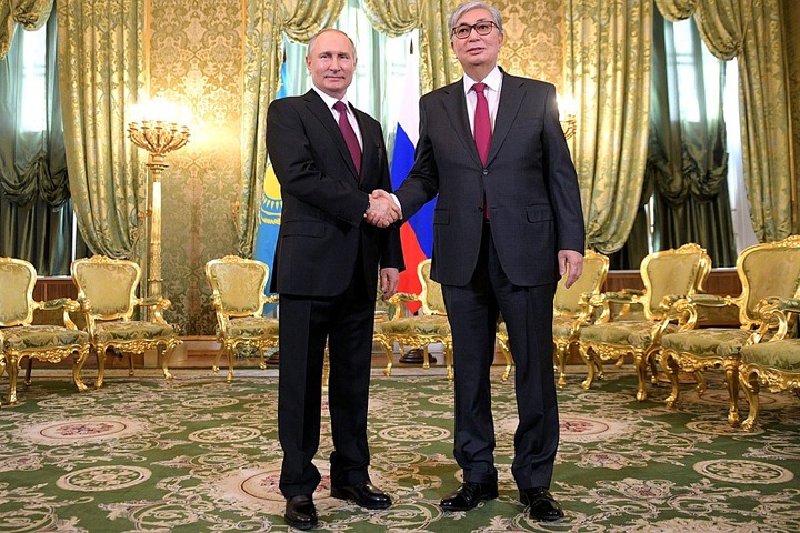 Путин «с удовольствием» пригласил в Омск нового президента Казахстана