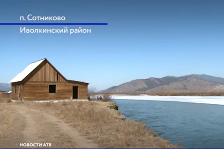 Обрушение берега Селенги произошло в пригороде Улан-Удэ. Десятки домов могут уйти под воду