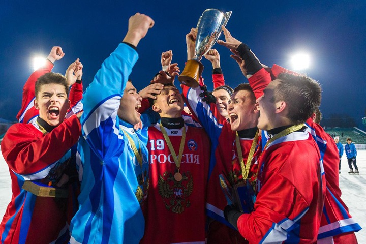 Сборная России во главе с тренером новосибирского ХК «Сибсельмаш» выиграла Кубок мира