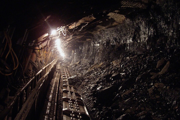 Рабочий «Распадской» погиб при обрушении породы в шахте
