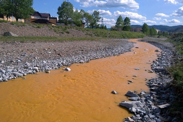 This river in Russia turned orange because of an abandoned Soviet-era mine