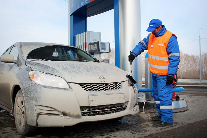 Рост цен на бензин в Сибири объяснили рыночной ситуацией