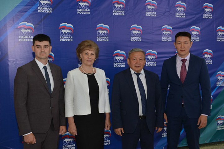 Алтайские единороссы провели партконференцию по выдвижению кандидатов в Эл Курултай