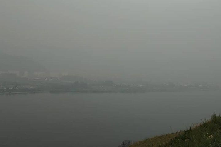 Смог над Красноярском: «В задыхающемся городе нам рассказывают, что с воздухом все в пределах норм»