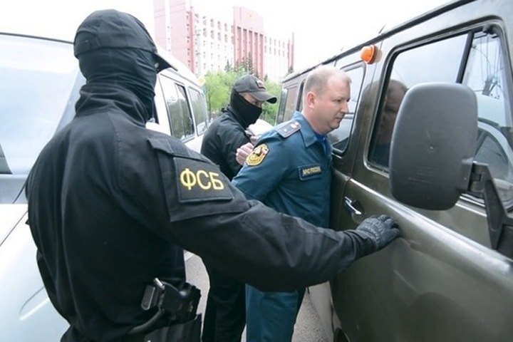 Задержанный ФСБ сотрудник забайкальского МЧС подозревается в хищении 1,6 млн рублей