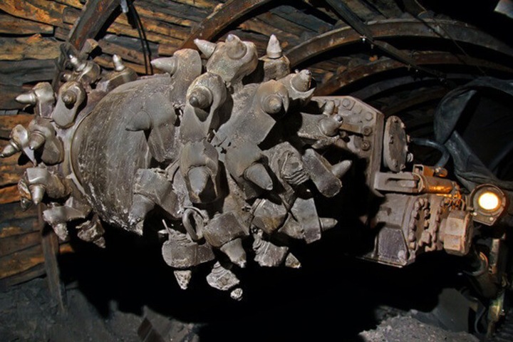 Приставы частично остановили работу кузбасской шахты из-за угрозы взрыва