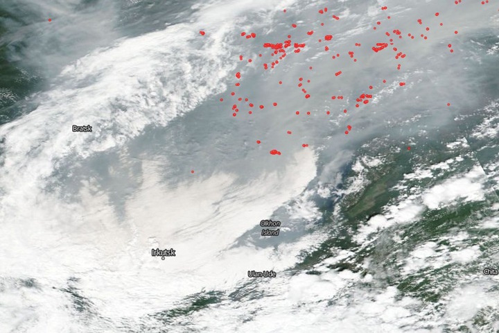 Почти 40 поселений оказались в дыму от лесных пожаров в Приангарье