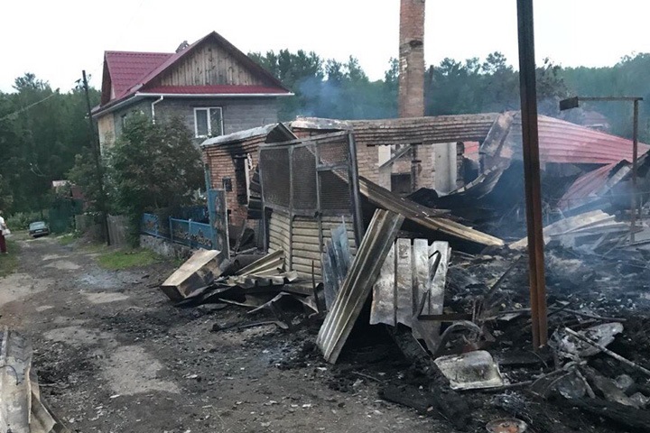 Сгоревшие дома и снаряды в огородах. Как выглядят поселки под Ачинском после взрывов