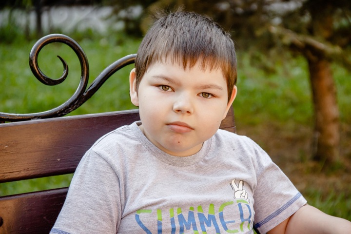 Восьмилетнему мальчику из Новосибирска необходимо дорогое лечение, чтобы научиться ходить после операции