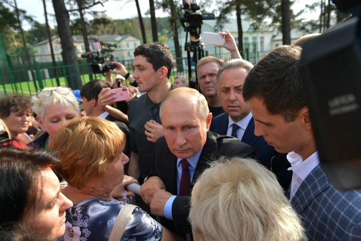 Жительница затопленного Тулуна попросила у Путина аквапарк