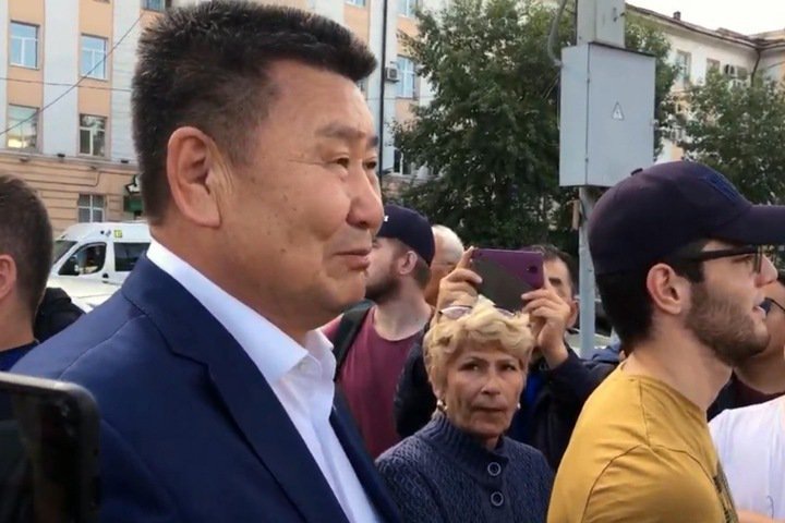 Сенатор Мархаев обвинил главу Бурятии Цыденова в агрессивном разгоне мирных протестующих в Улан-Удэ