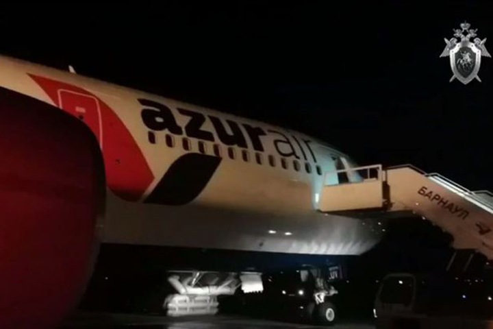 Самолет из Вьетнама совершил жесткую посадку в Барнауле