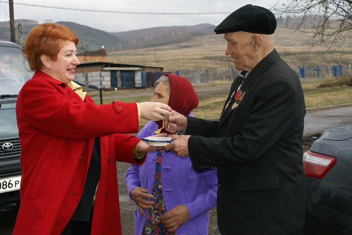 Красноярского экс-министра соцполитики обвинили в краже денег на подарки ветеранам войны