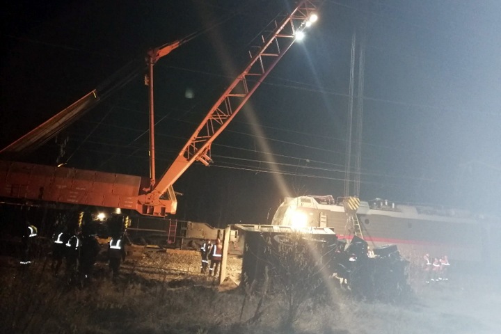 Поезд врезался в грузовик в Красноярском крае