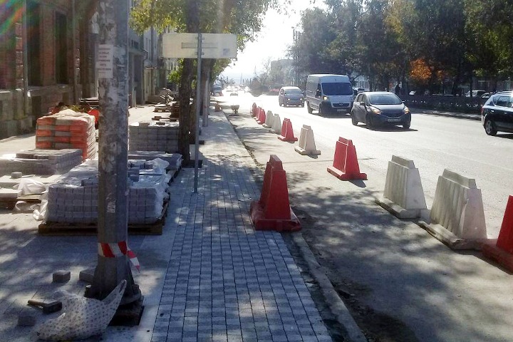 Красноярскую плитку заканчивают укладывать на главной улице Новосибирска