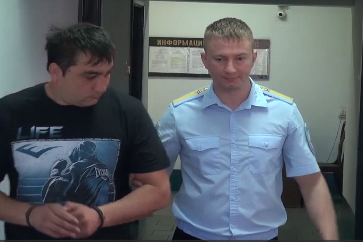 Задержанный после стрельбы на новосибирском рынке заявил о «наговоре»