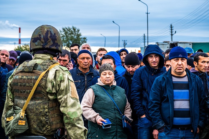 70 мигрантов задержали на Хилокской в Новосибирске