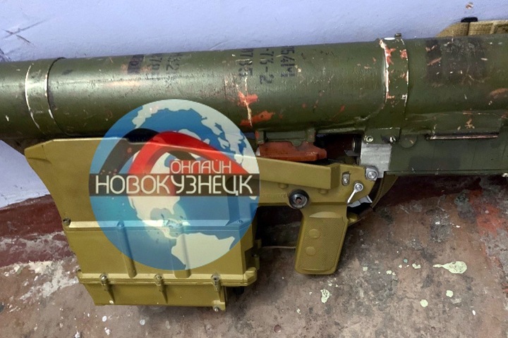 Похожий на зенитно-ракетный комплекс предмет нашли в новокузнецком подъезде