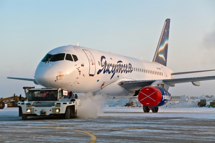 Рейс в Якутию из Новосибирска задержали из-за проблем с Superjet