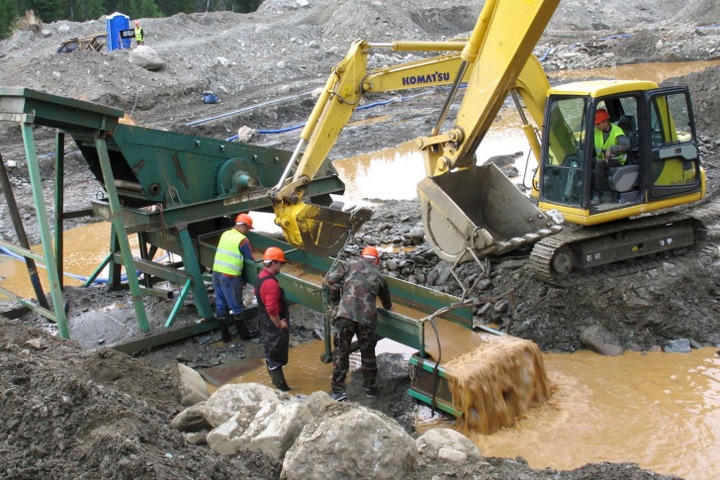 Красноярские экологи нашли на золотом прииске превышение ПДК меди в реке в 21 раз