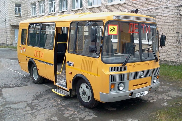 СК проверяет нетрезвого водителя школьного автобуса в Омске