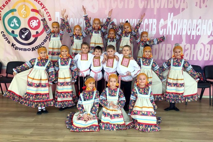 Депутат купил костюмы ученикам детской школы искусств под Новосибирском