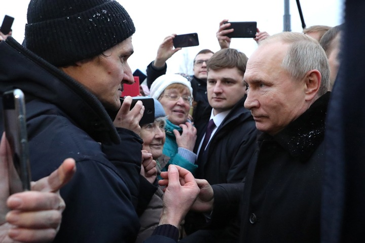 Путин подписал закон о налоге для самозанятых в Новосибирске и Омске