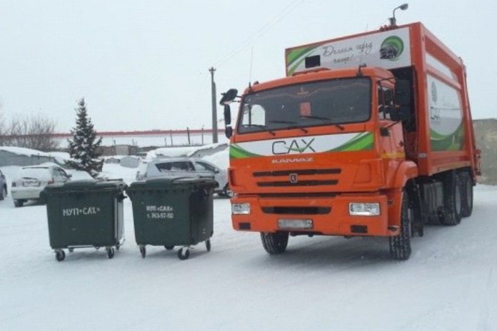 Локоть заявил о вытеснении муниципальной компании с рынка перевозки мусора