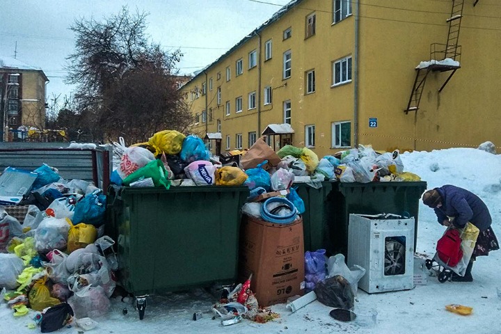 Кучи мусора в Новосибирске продолжают расти
