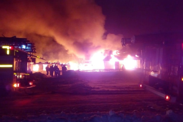 Школа загорелась в Новосибирской области